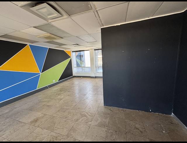 43M² OFFICE TO LET IN LA LUCIA